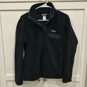 Patagonia soft women’s black size Medium pullover